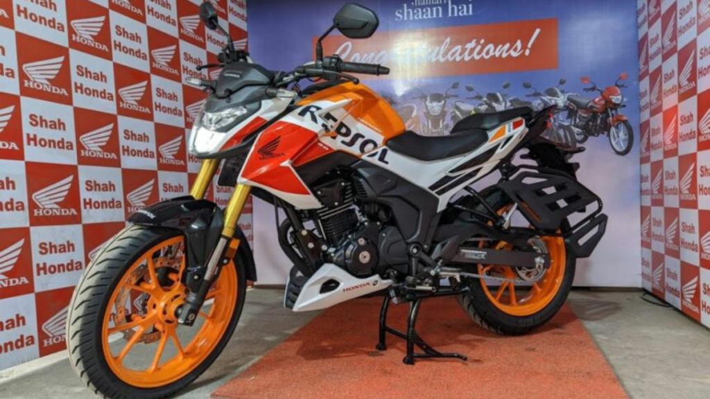 All-New Honda Hornet 2.0 Repsol Edition's Exciting Features and Vibrant Magicng Ride Buzzy Headline